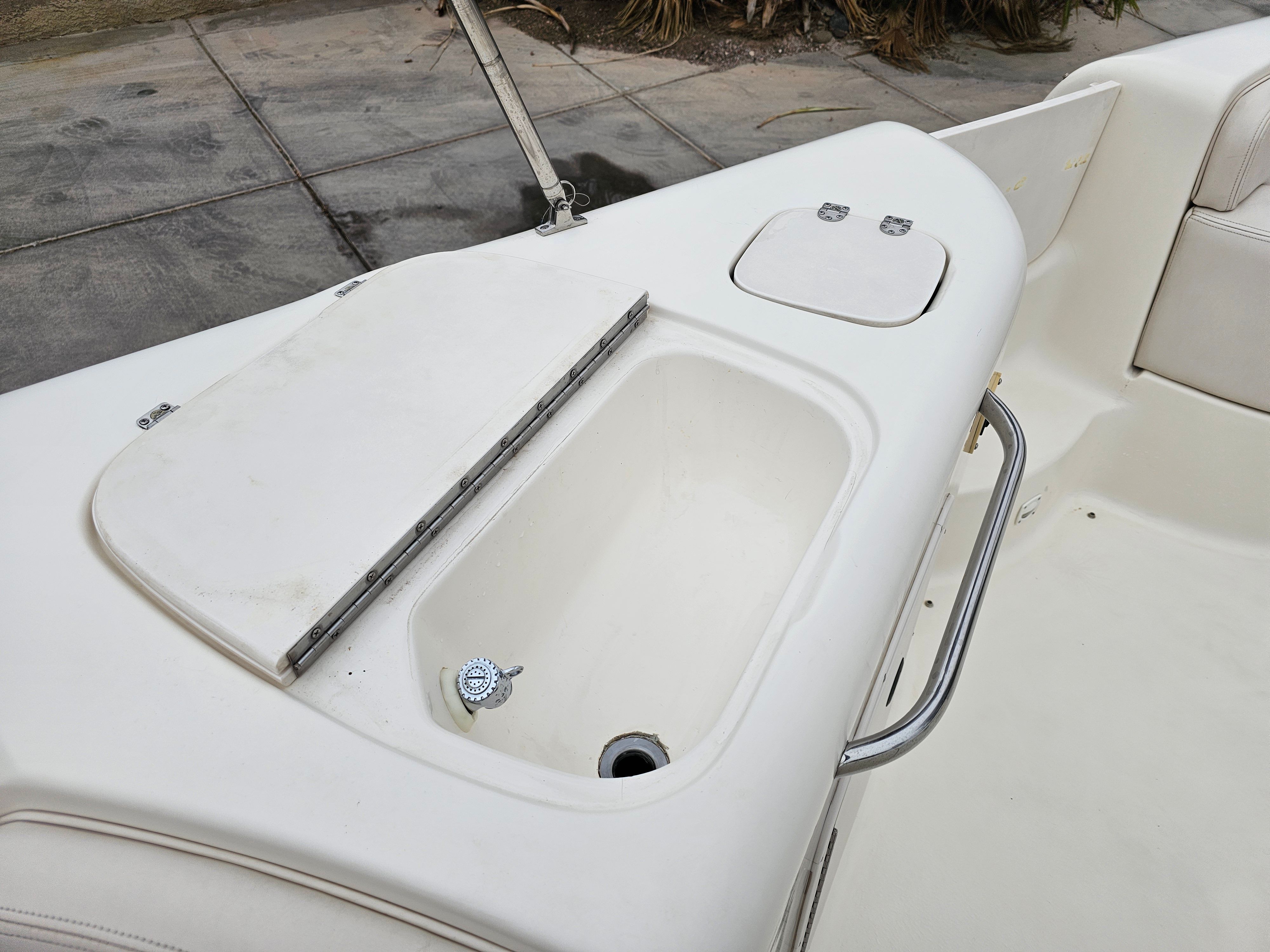 Interior of a 1998 Chaparral Sunesta 252 Special Edition boat.