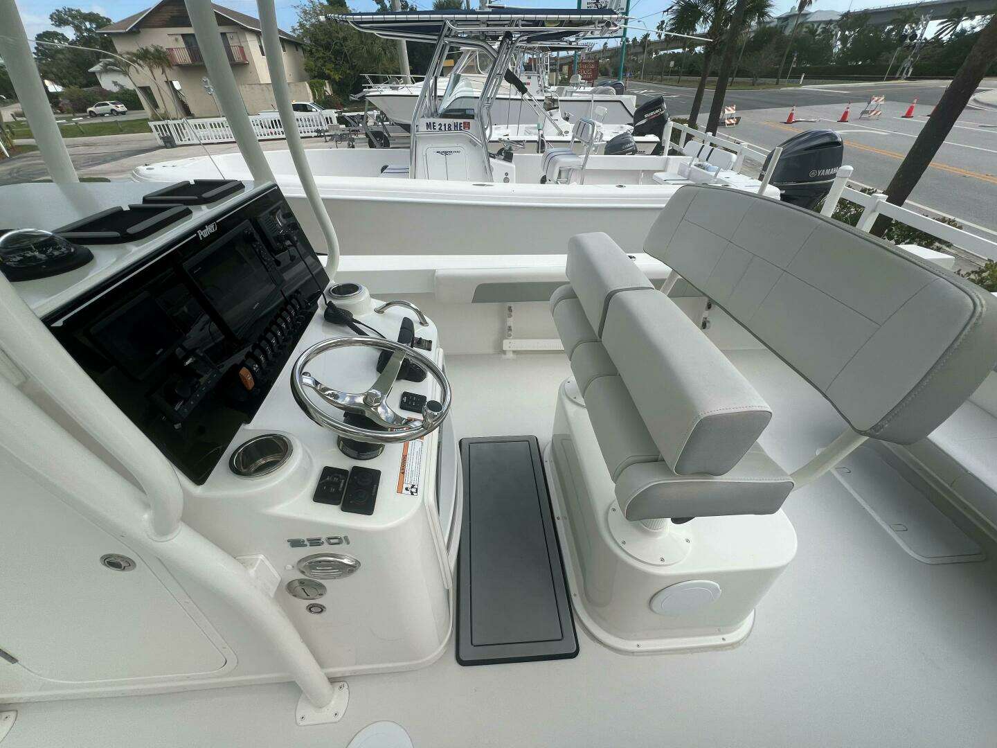 2022 Parker 25 Center Console - Image 8