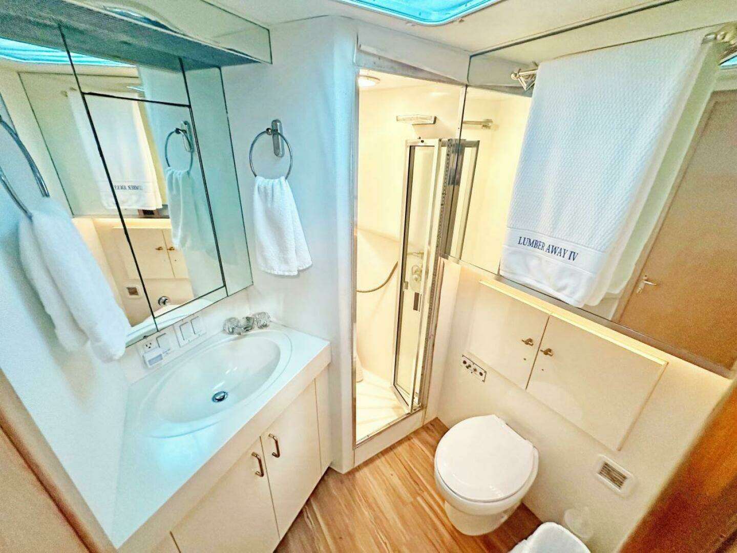 1994 Hatteras Cockpit Motoryacht - Image 9