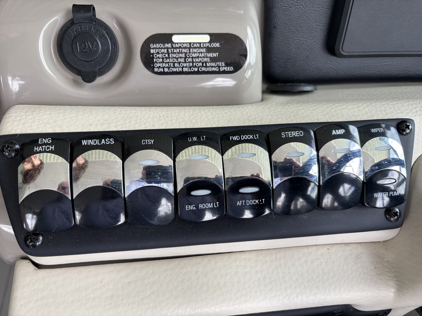 2018 Crownline Eclipse E30 - Image 23
