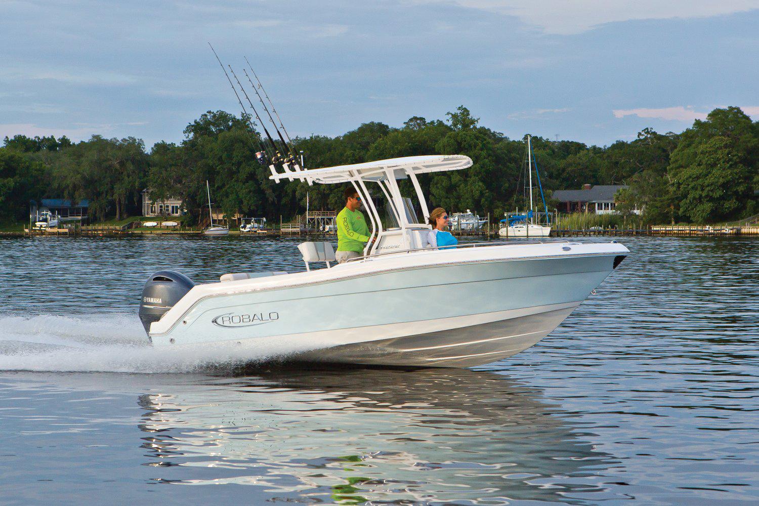 2026 Robalo R222 Center Console