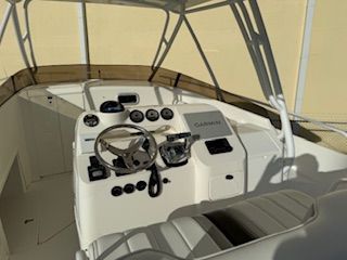 2004 Intrepid 348 - 8