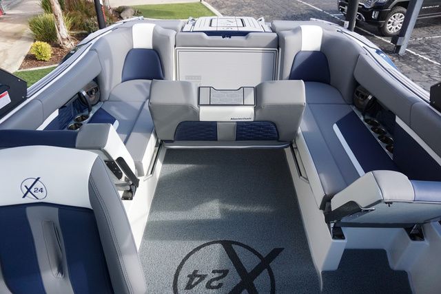 2025 MasterCraft X24 Supercharged 6.2L - 9K Rebate Eligible - 40