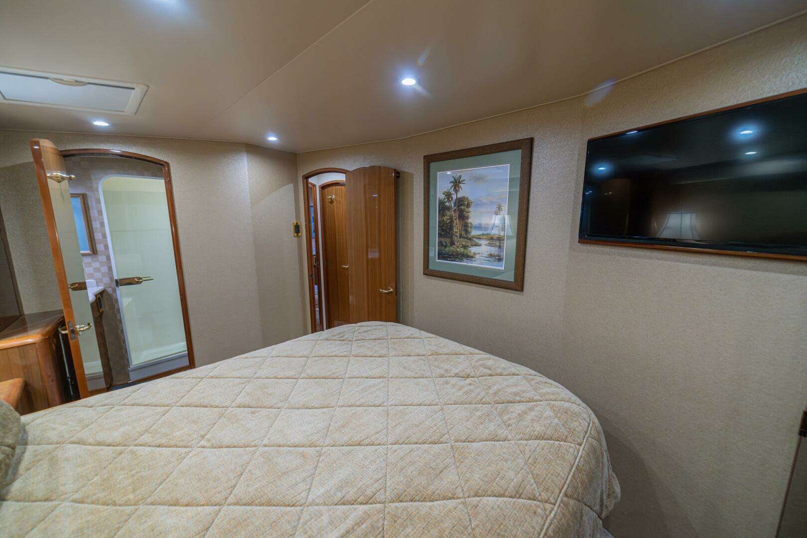 2006 Viking 56 Convertible - Image 63
