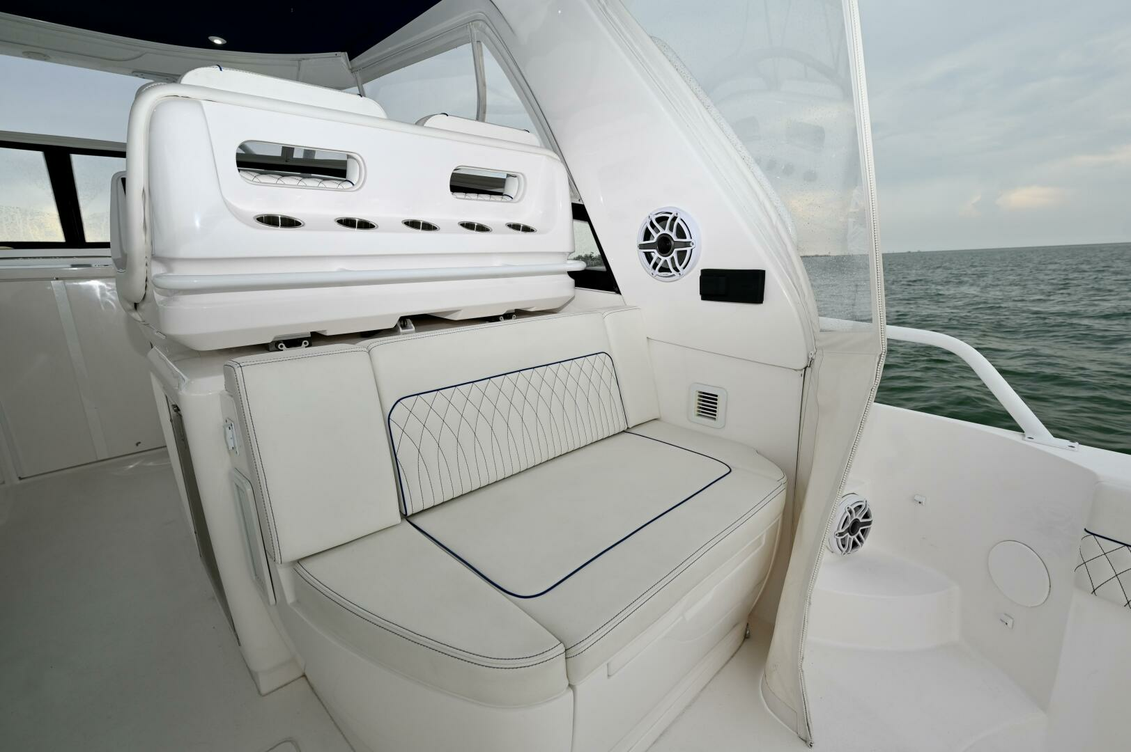2021 Intrepid 438 Evolution - Image 16