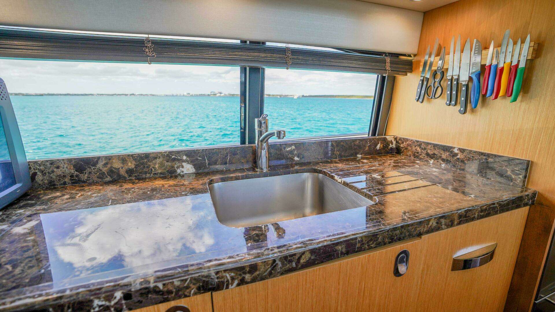 2016 Sunseeker 75 Yacht - Image 31