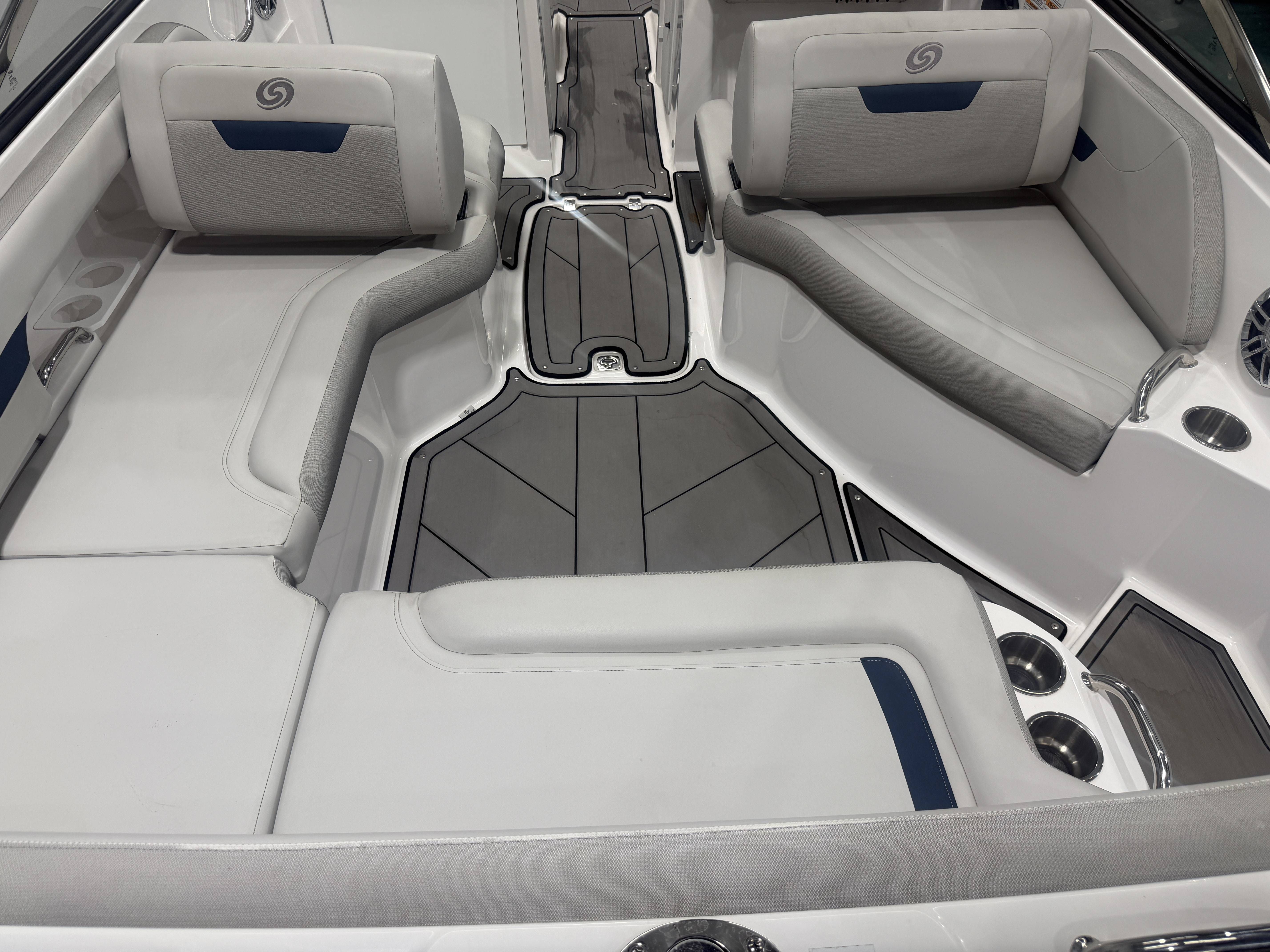 2023 Hurricane SunDeck 235 OB - 28
