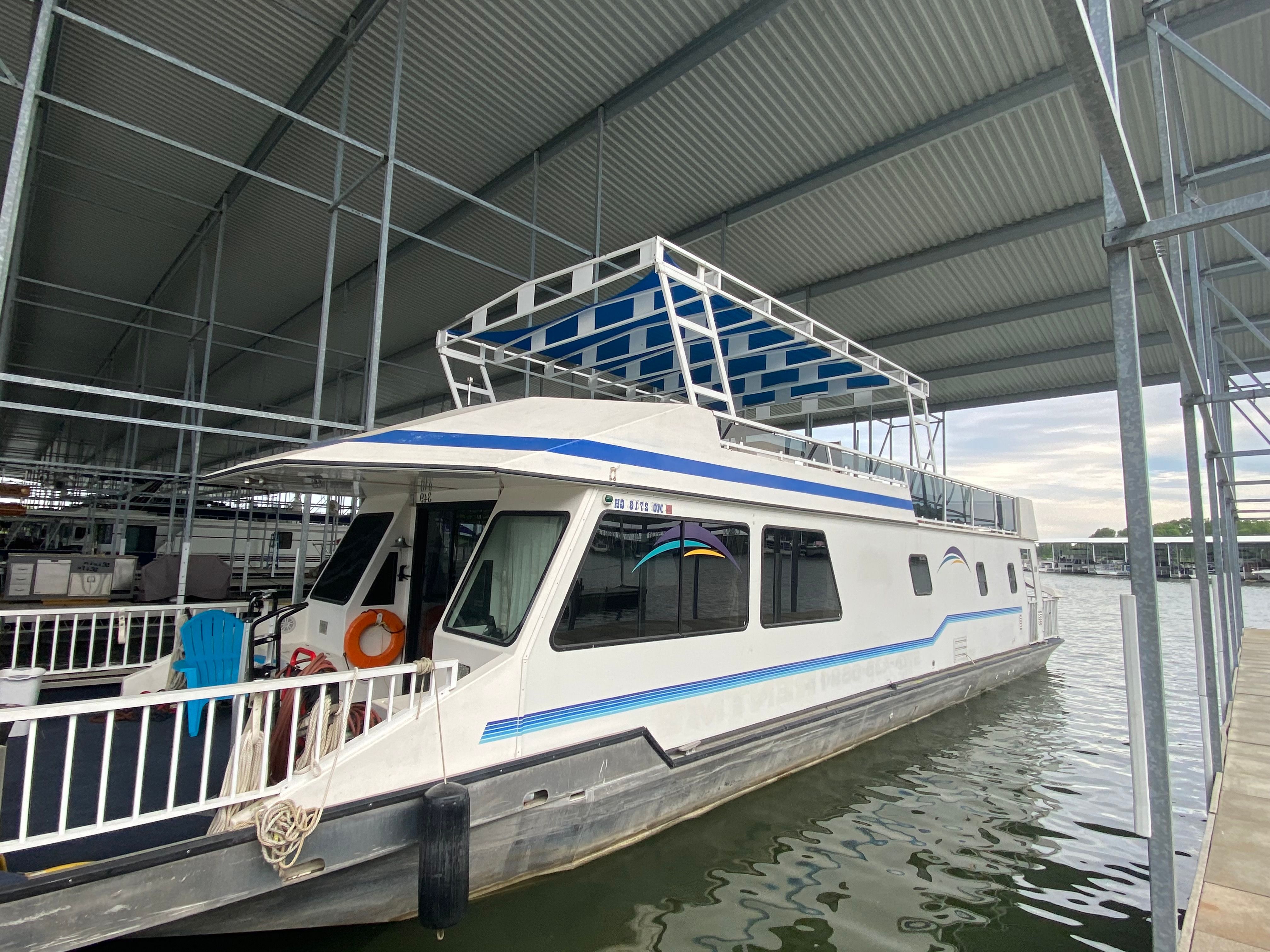 2002 Fun Country Houseboat