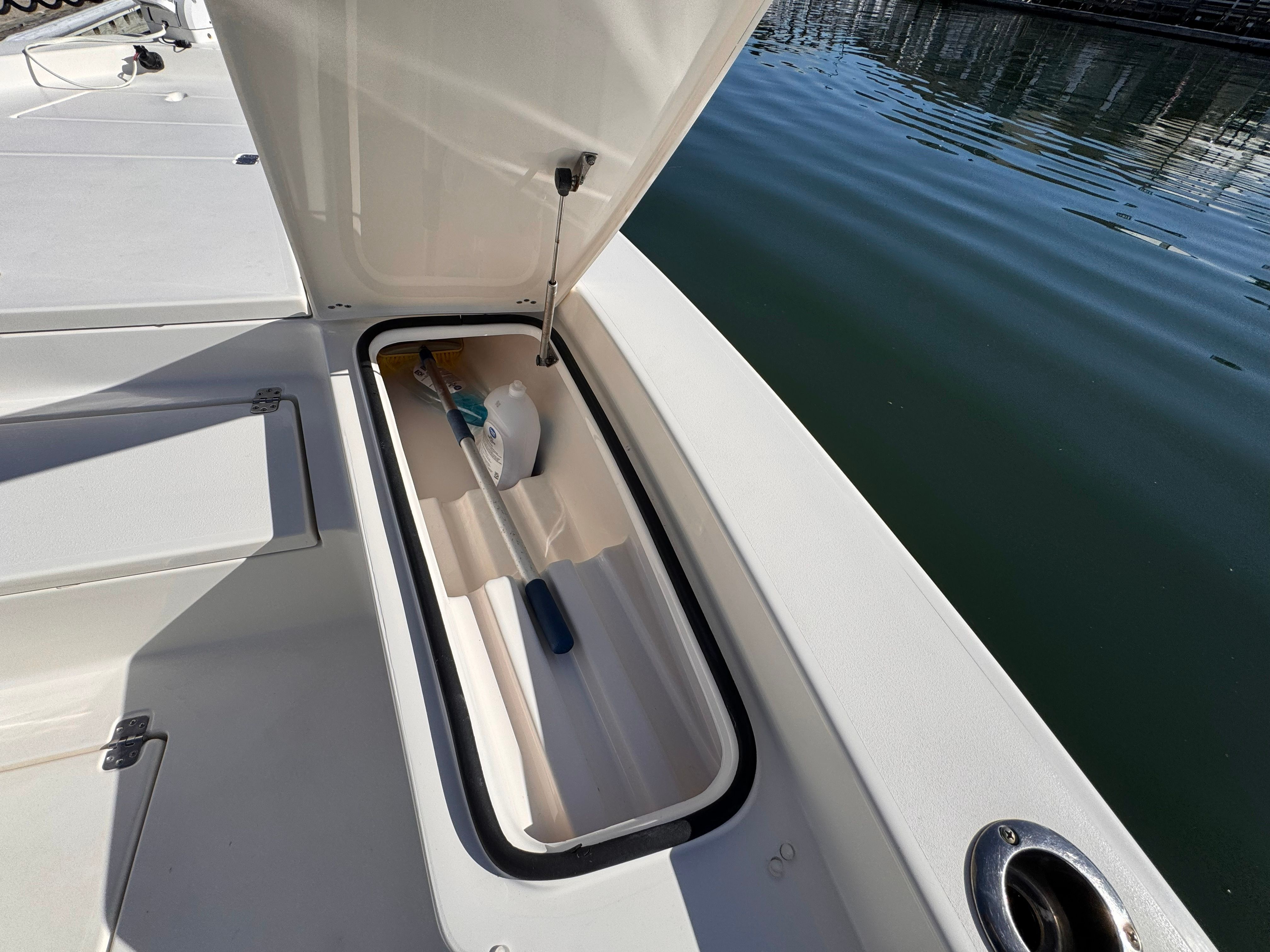 2018 Avenger AV26 - 9
