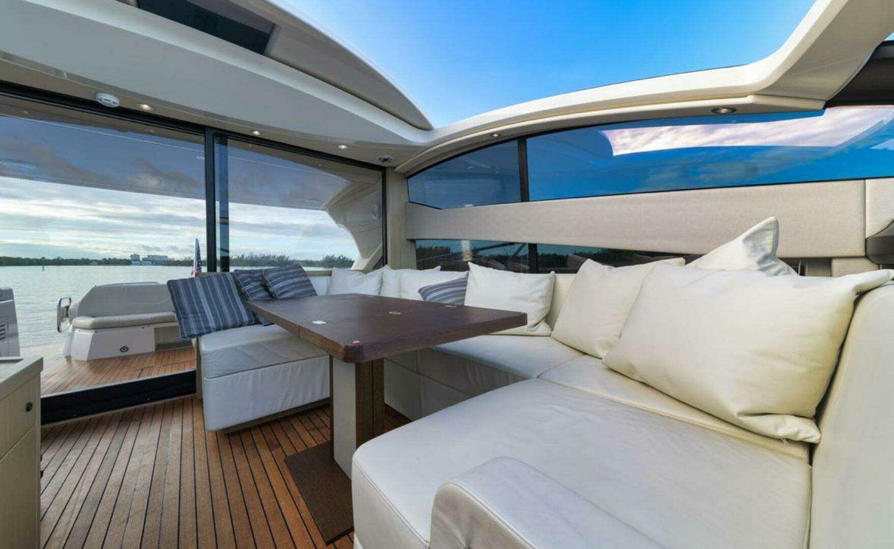 2017 Sunseeker Predator - Image 12