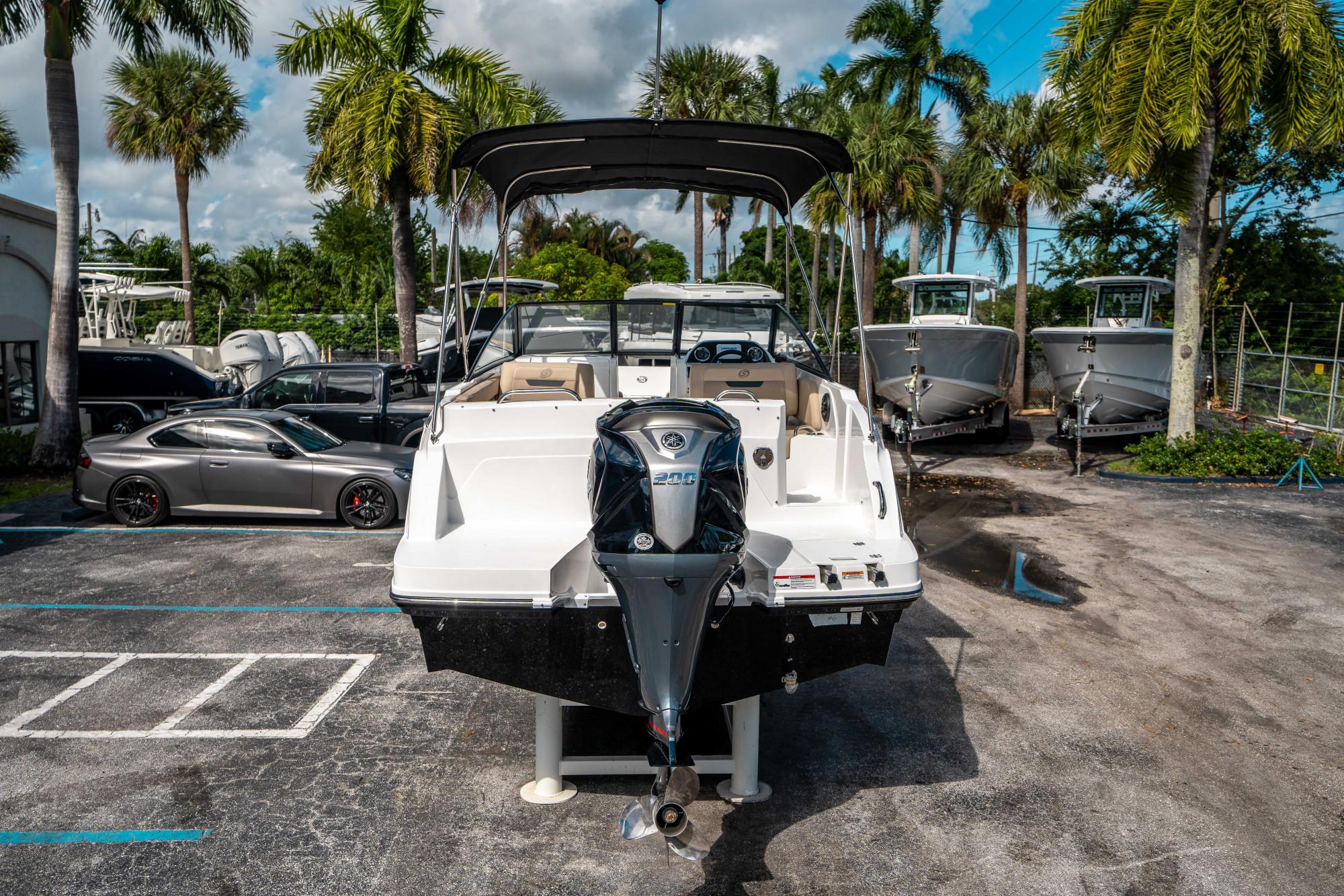 2025 Hurricane SunDeck 235 OB - 3