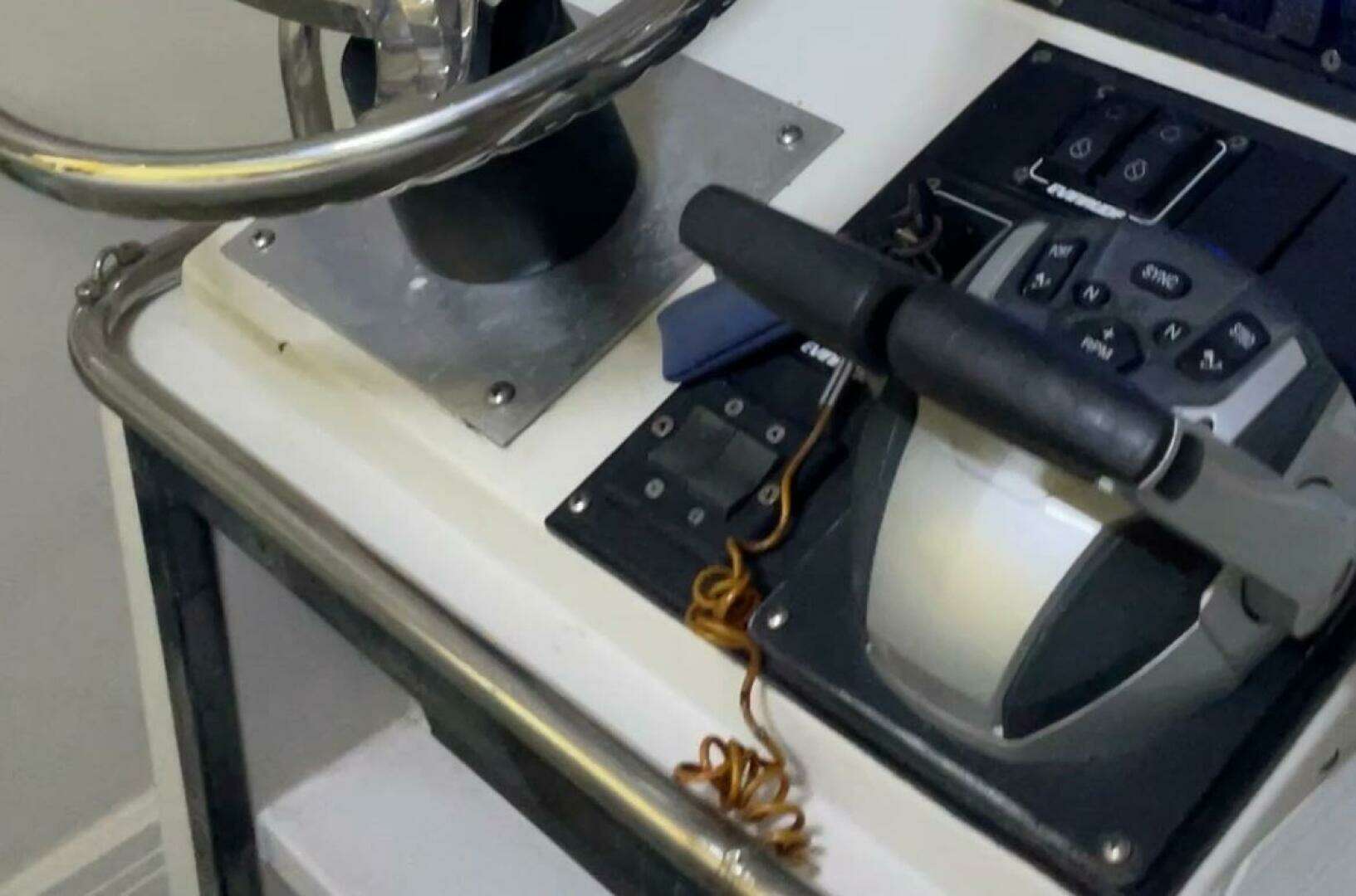 1990 Wellcraft Scarab 30 Sport - Image 20