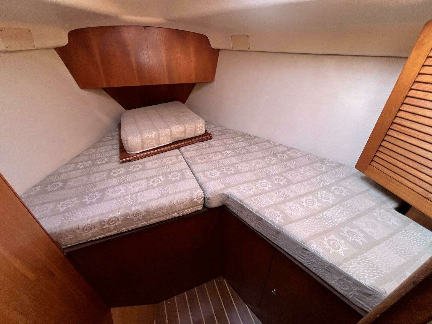 2002 Hunter 326 - Image 25
