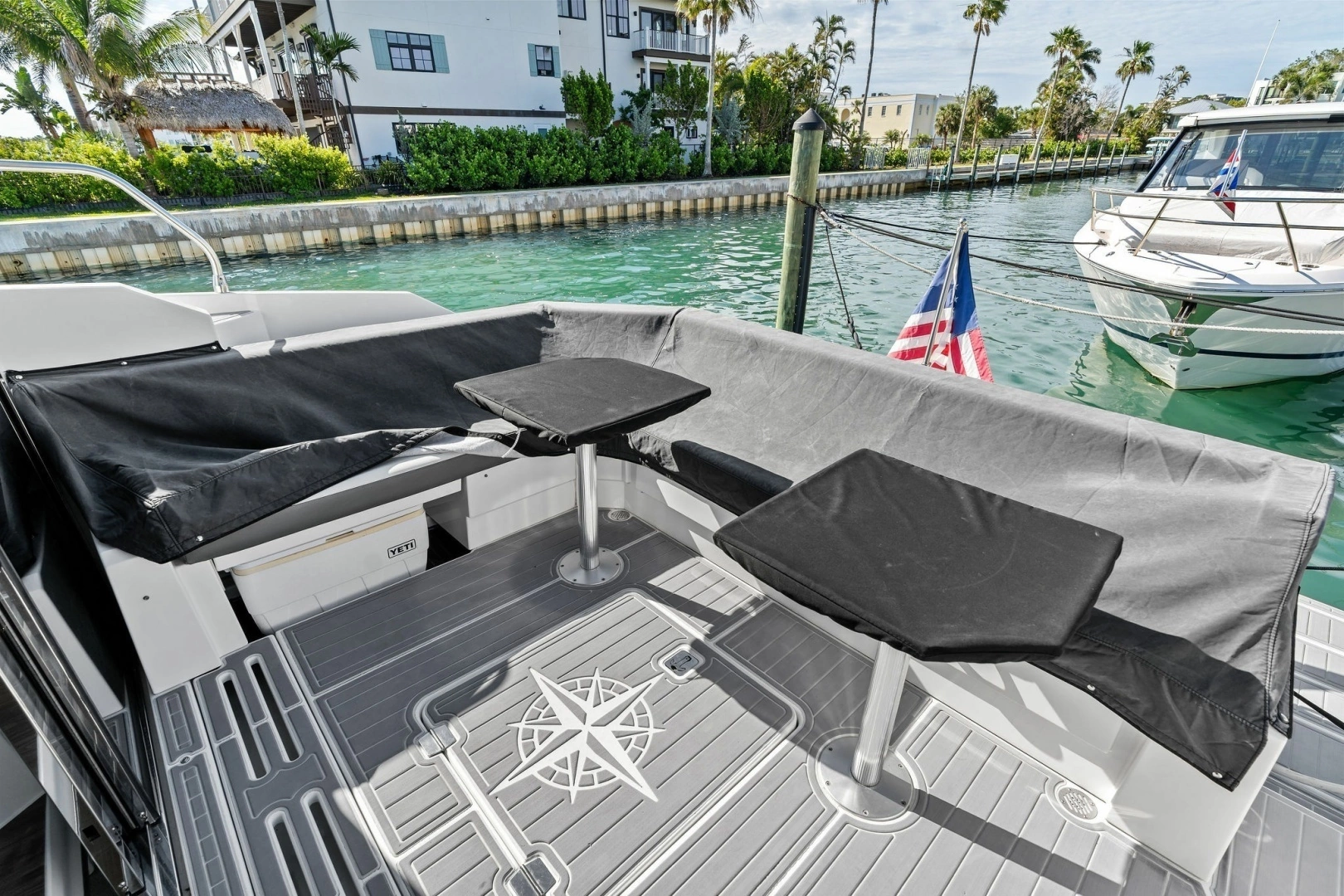 2019 Cruisers Yachts 42 Cantius - Image 12