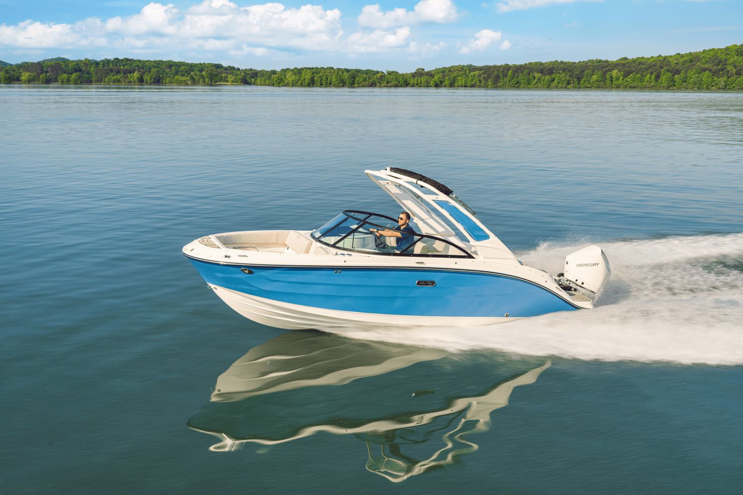 2026 Sea Ray SDX 230 Outboard