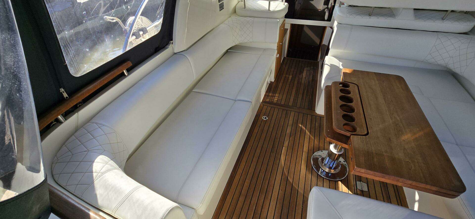 2025 Marex 310 Suncruiser - Image 11