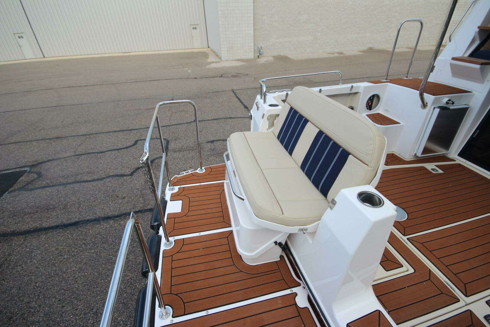 2025 Ranger Tugs R-29 Command Bridge Luxury Edition - Image 11