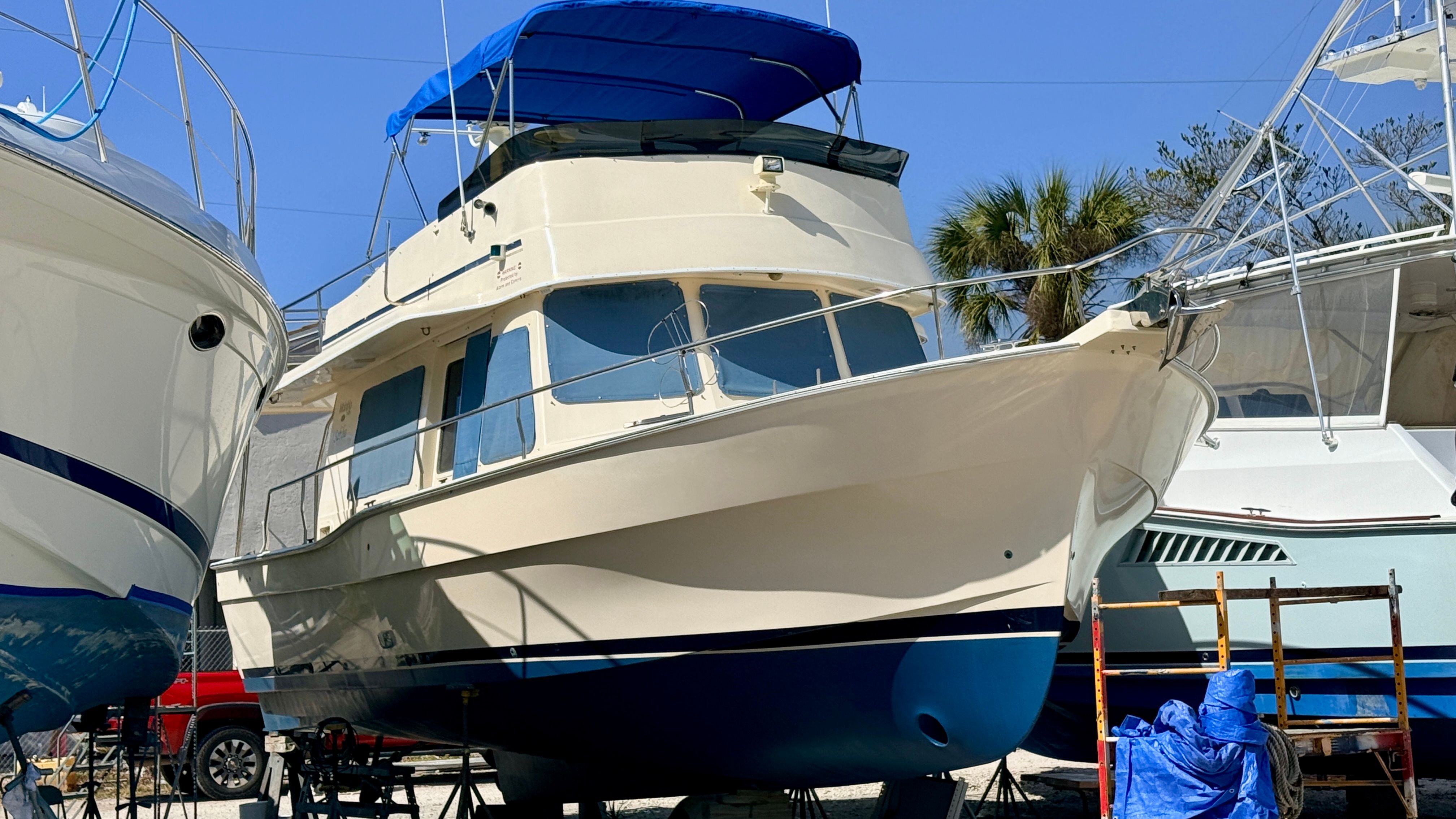2004 Mainship 400 Trawler