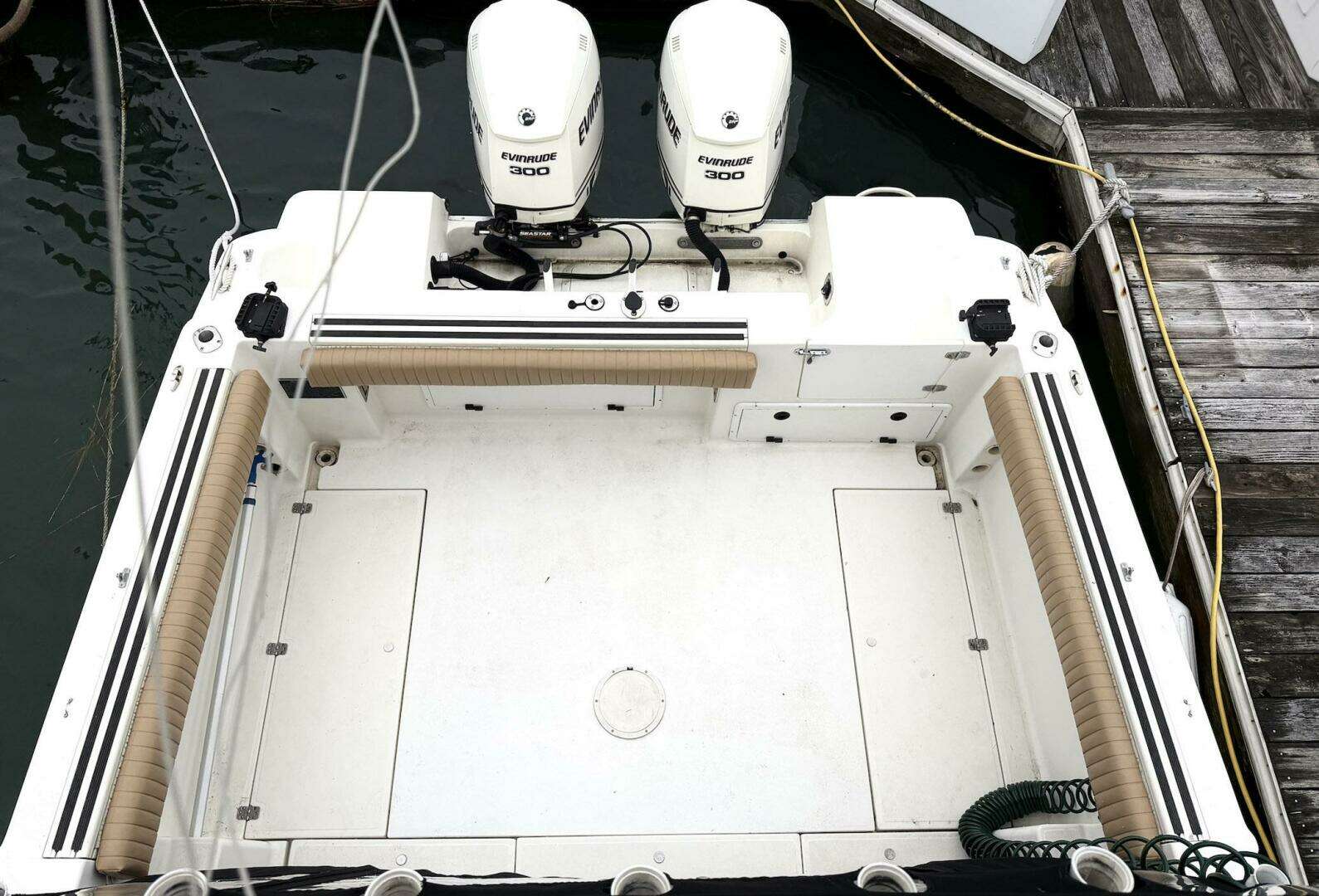 1999 Wellcraft 290 Coastal - Image 4