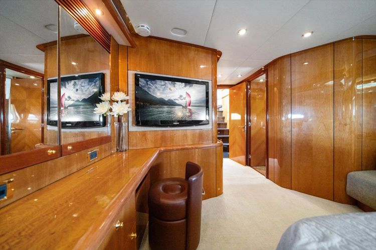 2005 Sunseeker 82 Yacht - Image 30