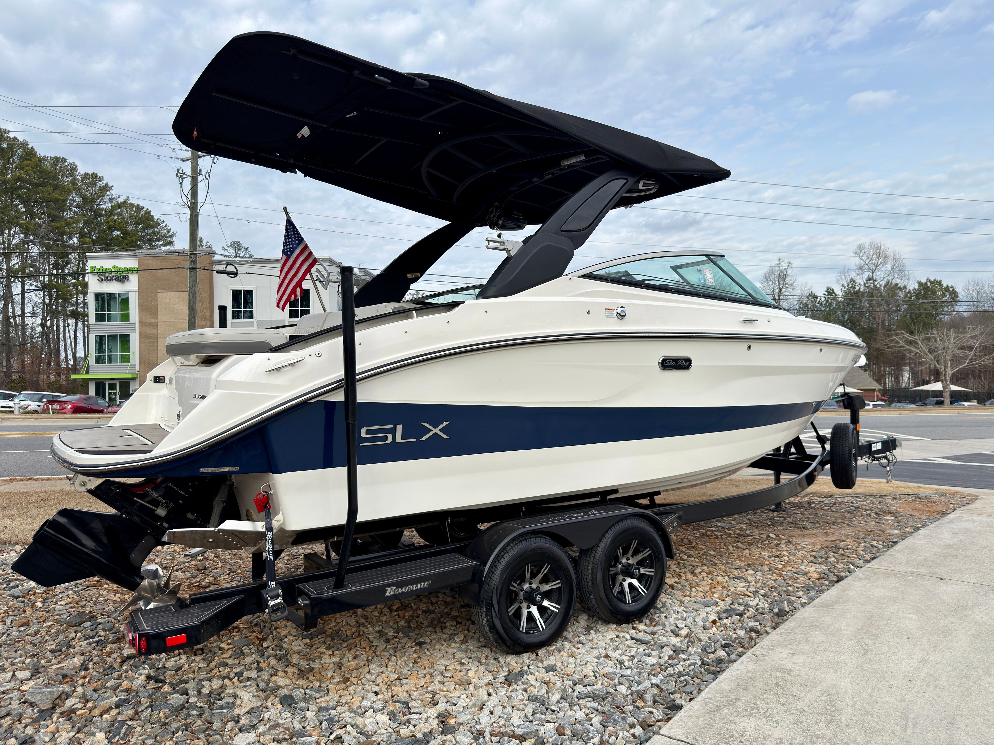 2024 Sea Ray SLX 260 Surf