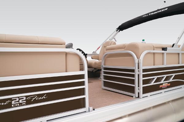 2023 Sun Tracker SportFish 22 DLX - 17