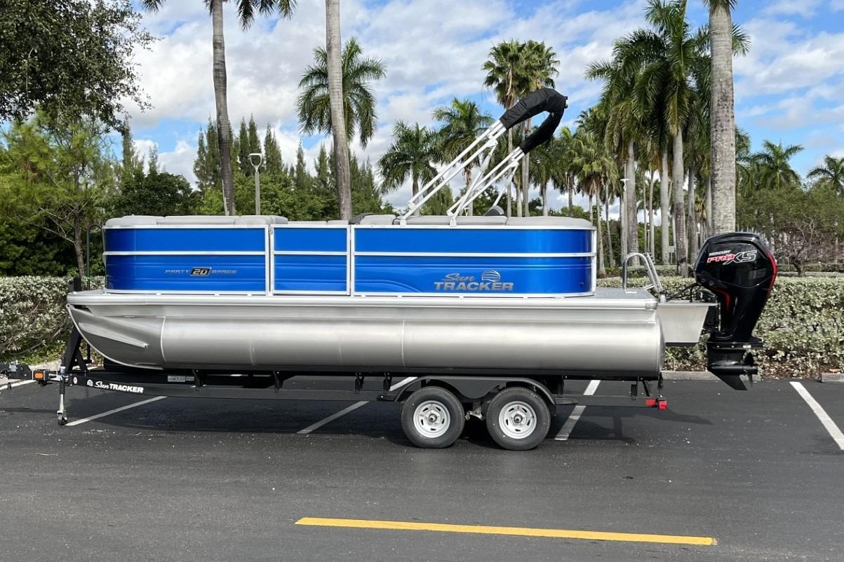 2026 Sun Tracker Party Barge 20 DLX