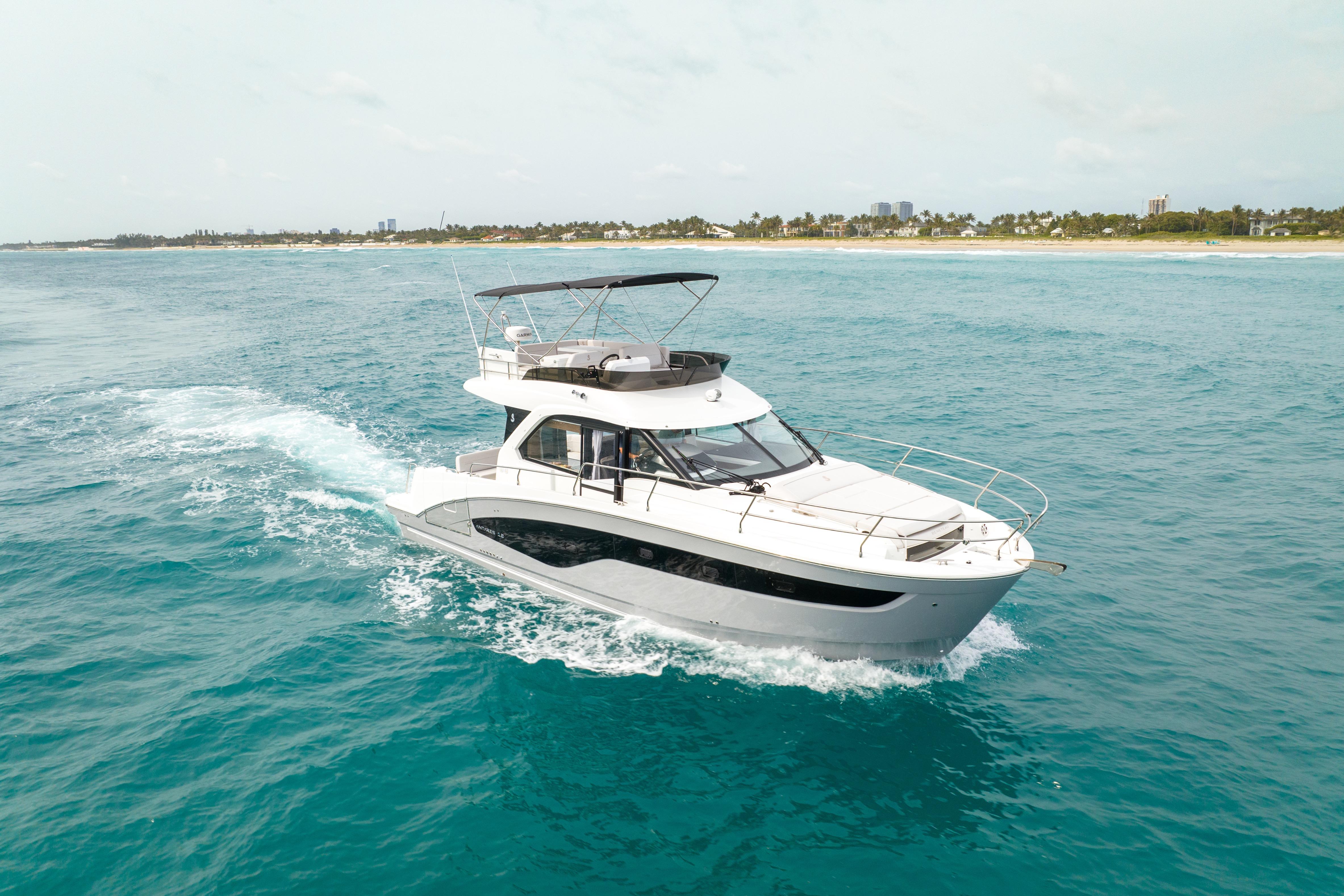 2026 Beneteau Antares 12 Fly