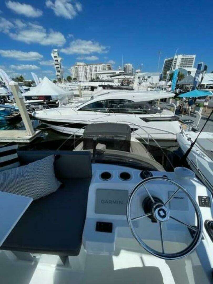 2026 Beneteau Antares 11 Fly - Image 28