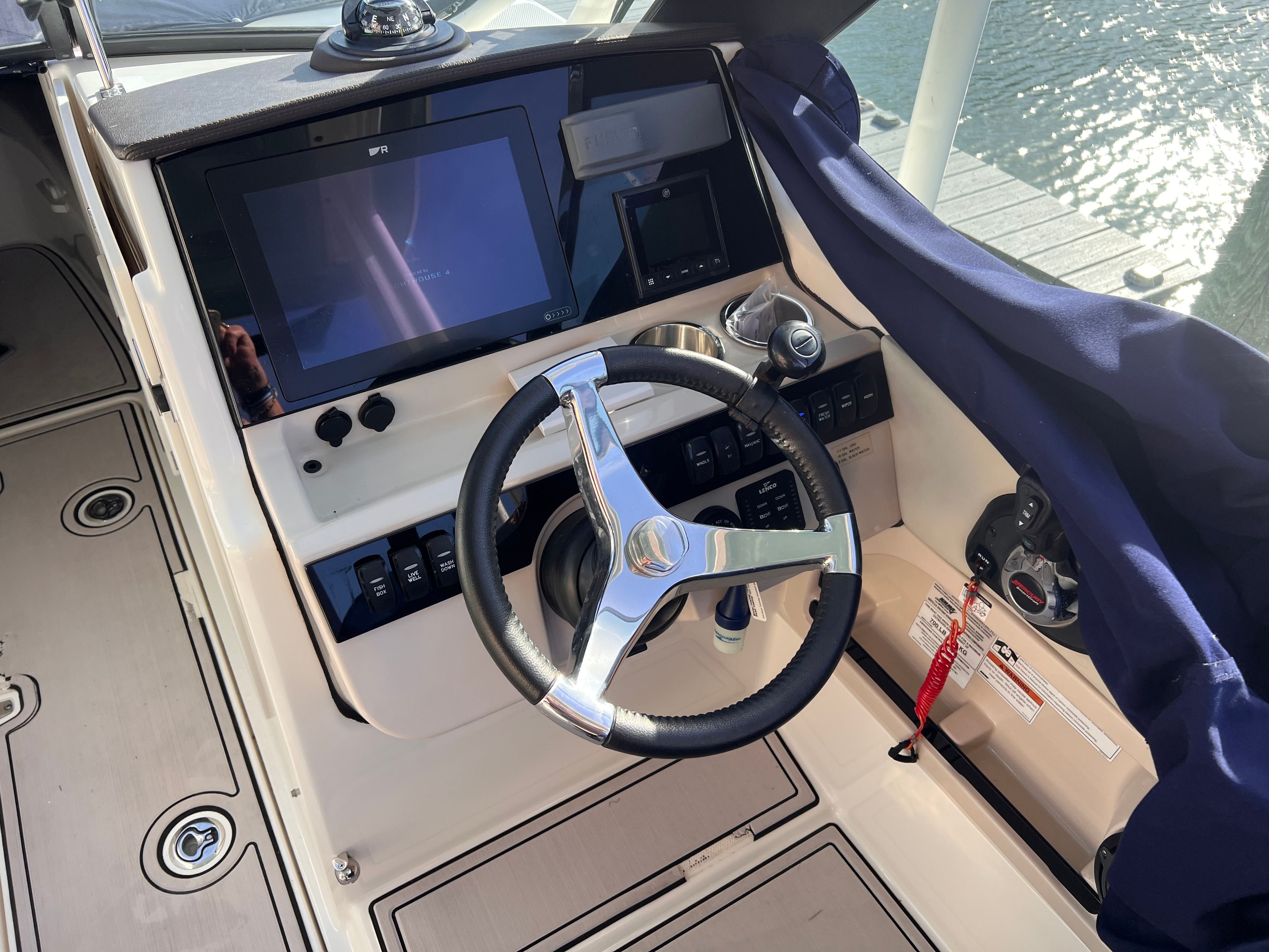 2022 Boston Whaler 240 Vantage - 4