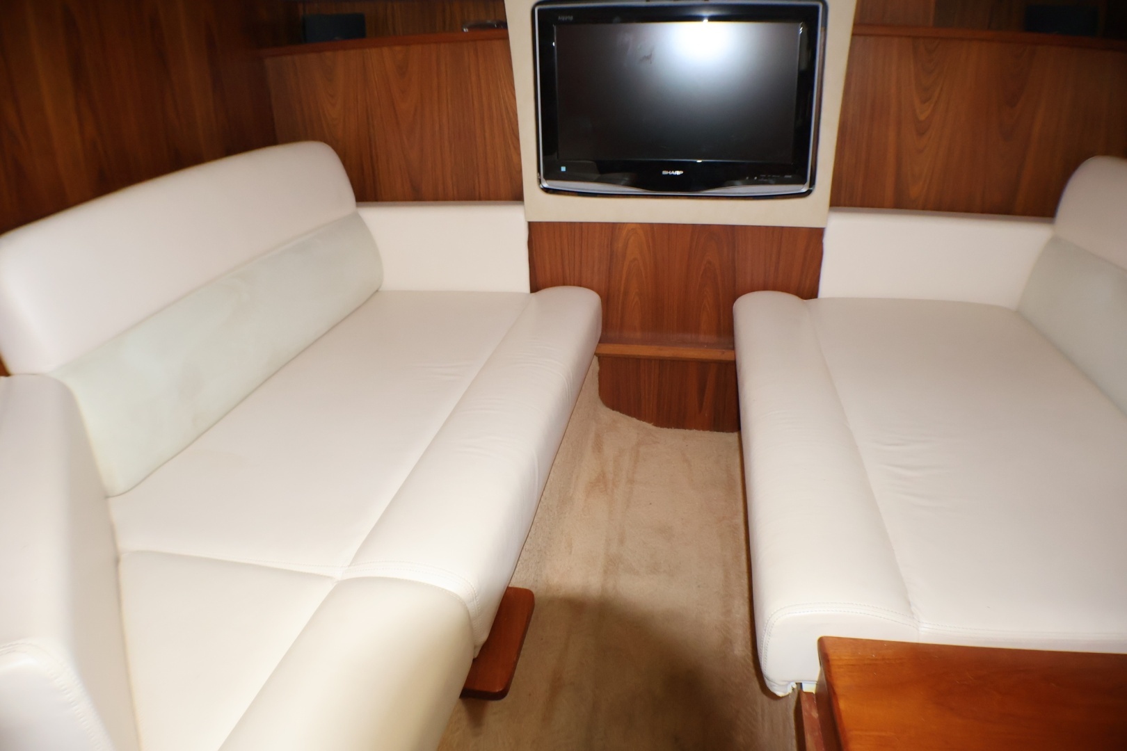 2009 Tiara Yachts 3500 Sovran - Image 18