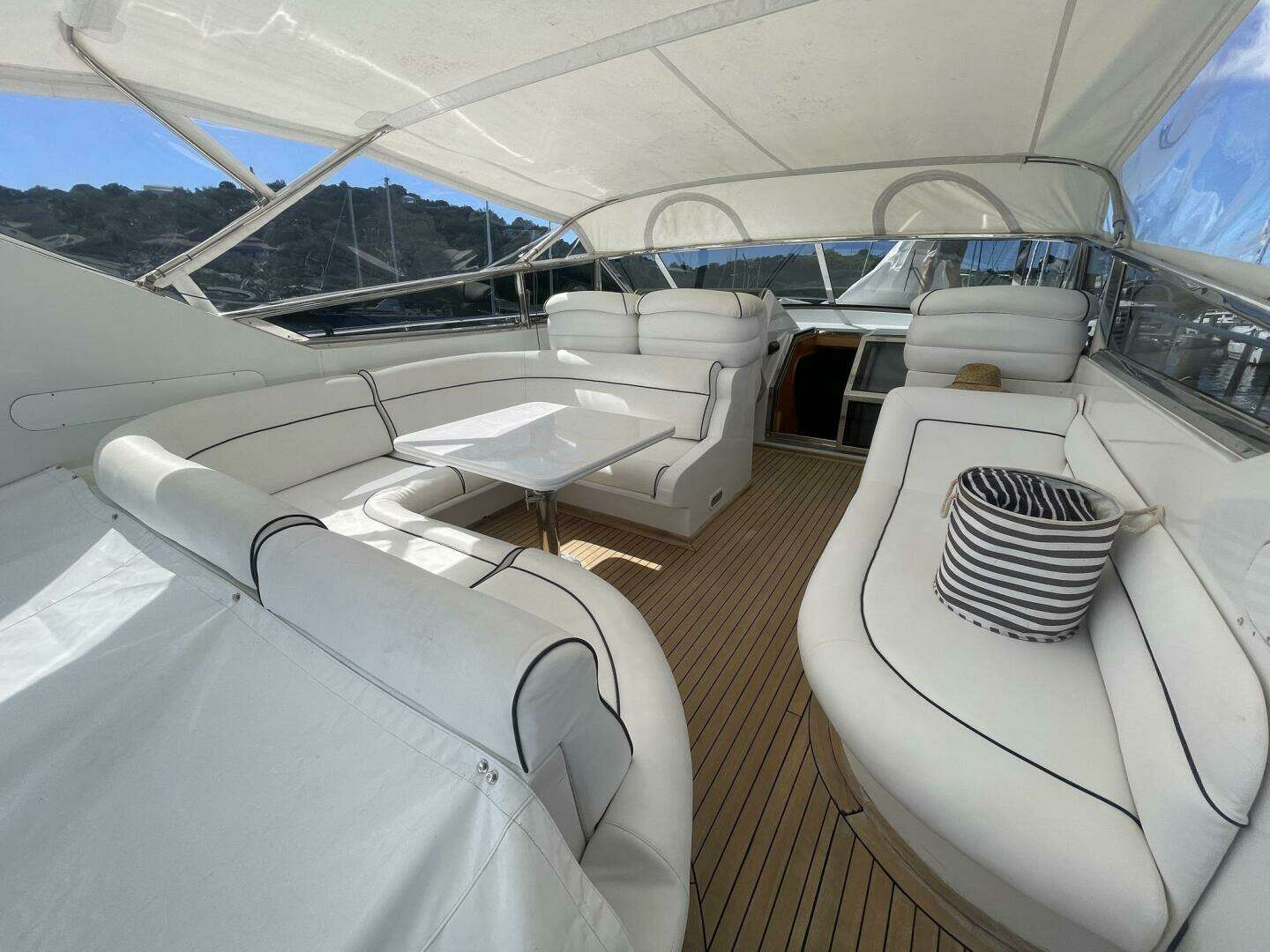 1996 Versilcraft 75 Motoryacht - Image 6