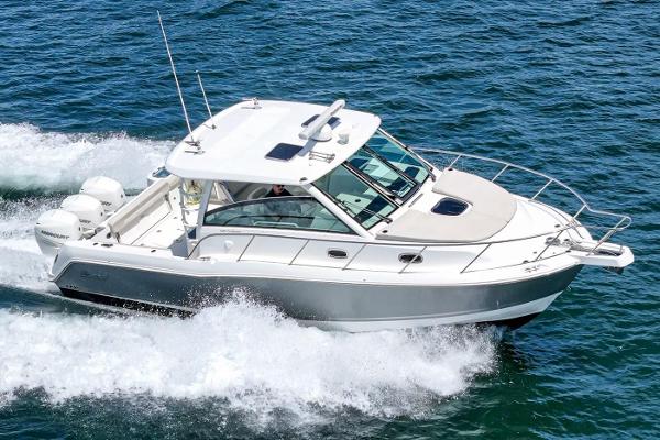 2020 Boston Whaler 345 Conquest - 72