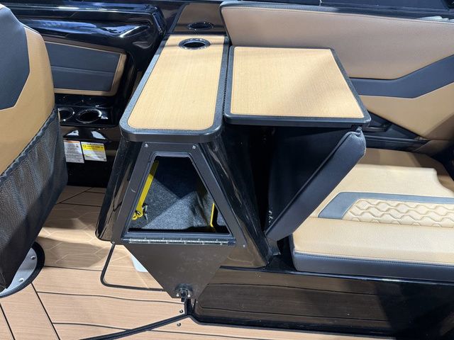 2026 Yamaha Boats 255XD - 16