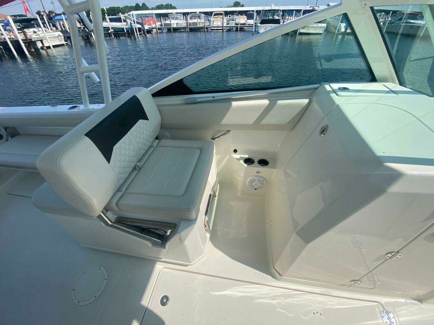 2022 Sailfish 276 Dual Console - Image 17