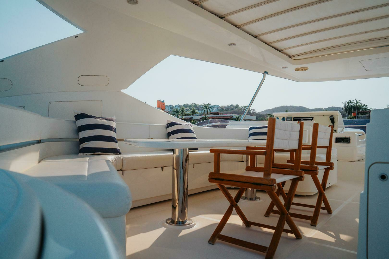 2007 Ferretti Yachts 881 - Image 8