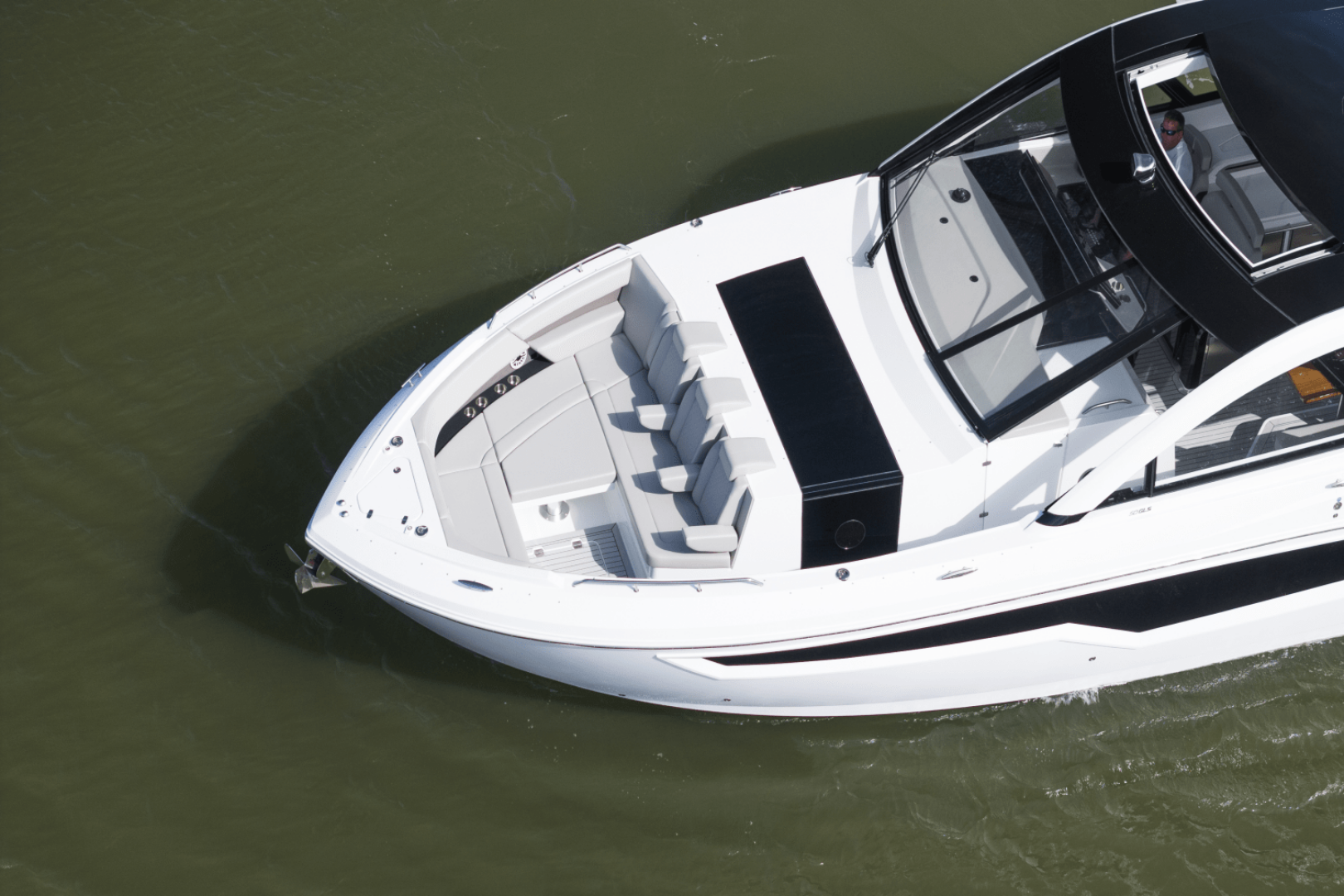 2026 Cruisers Yachts 50GLS OB - Image 23