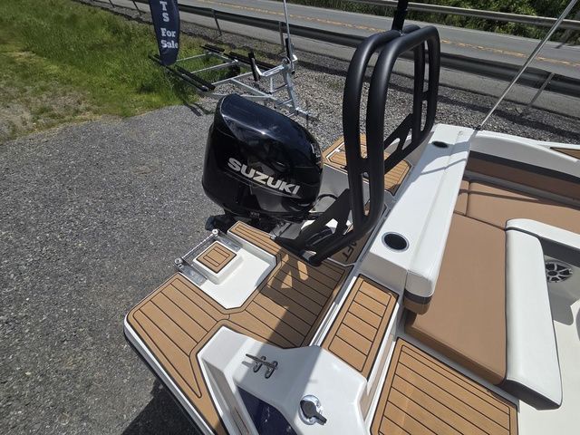 2026 Starcraft SVX OB 190 DC OB w/140hp and Trailer - 37