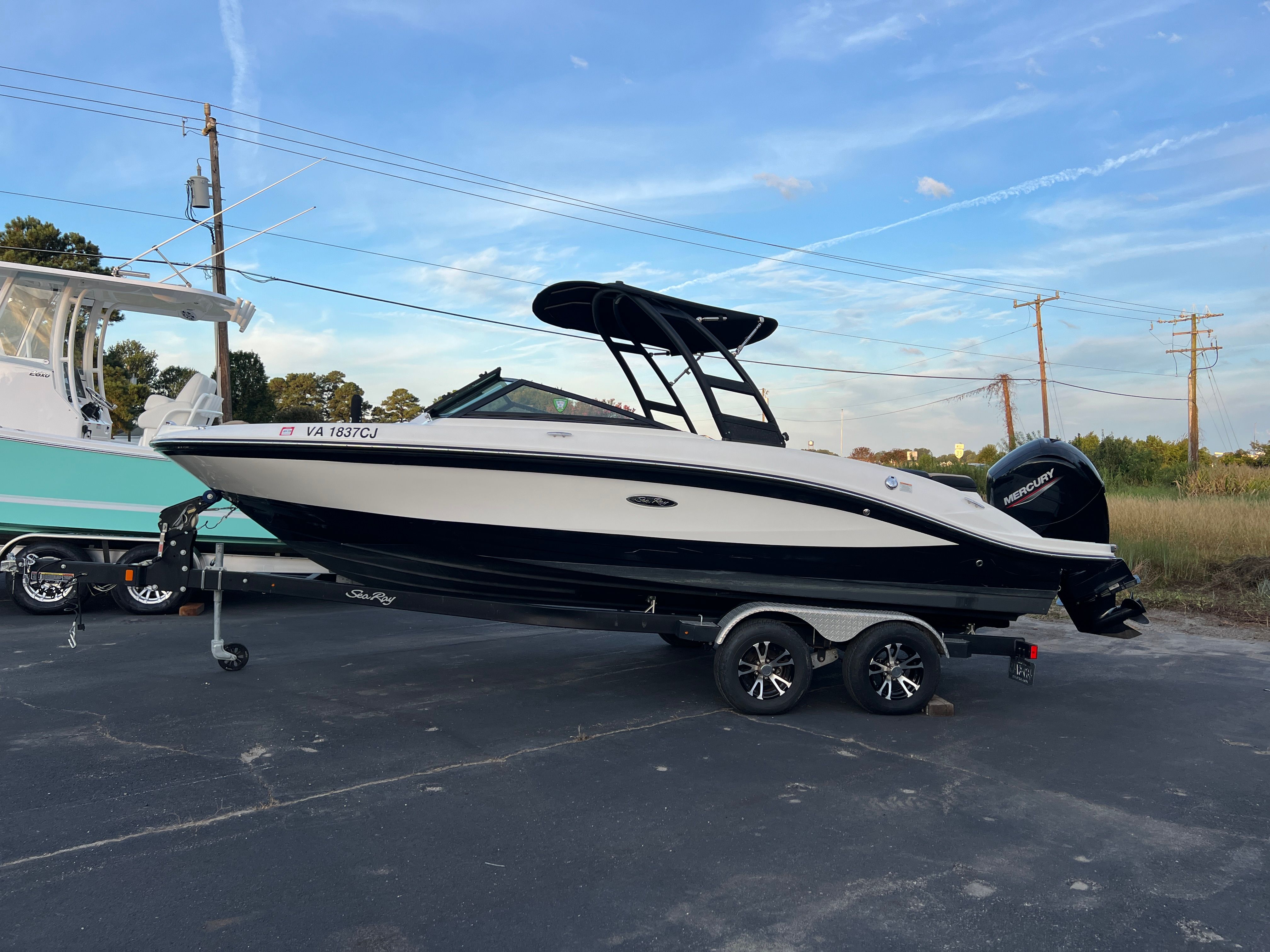 2022 Sea Ray SPX 210 Outboard
