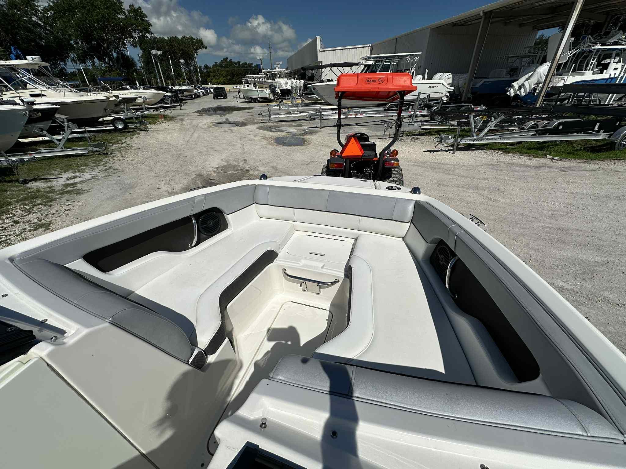 2017 SEA RAY 220 SDX - Image 13