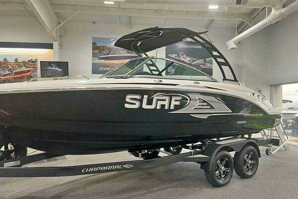 2022 Chaparral 23 SURF