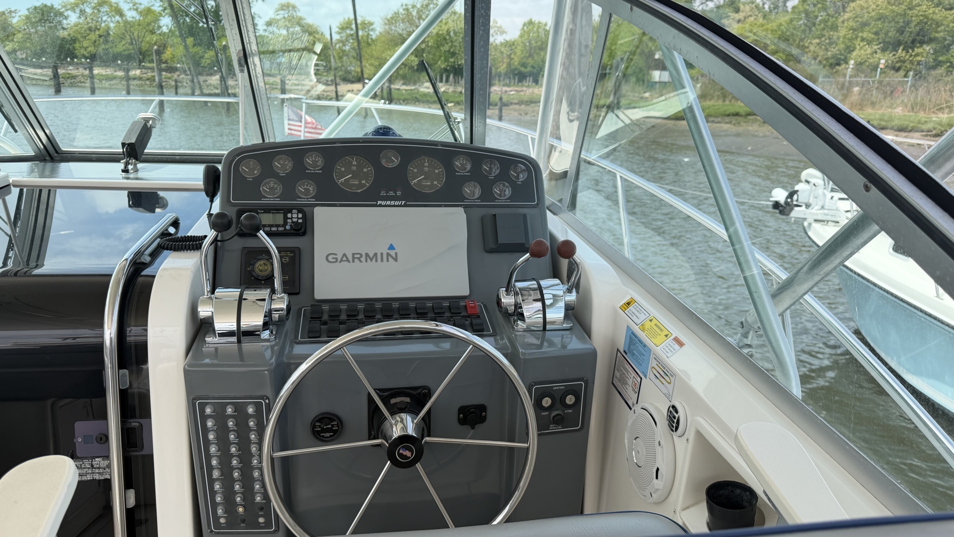 2003 Pursuit 3400 Express - Image 11