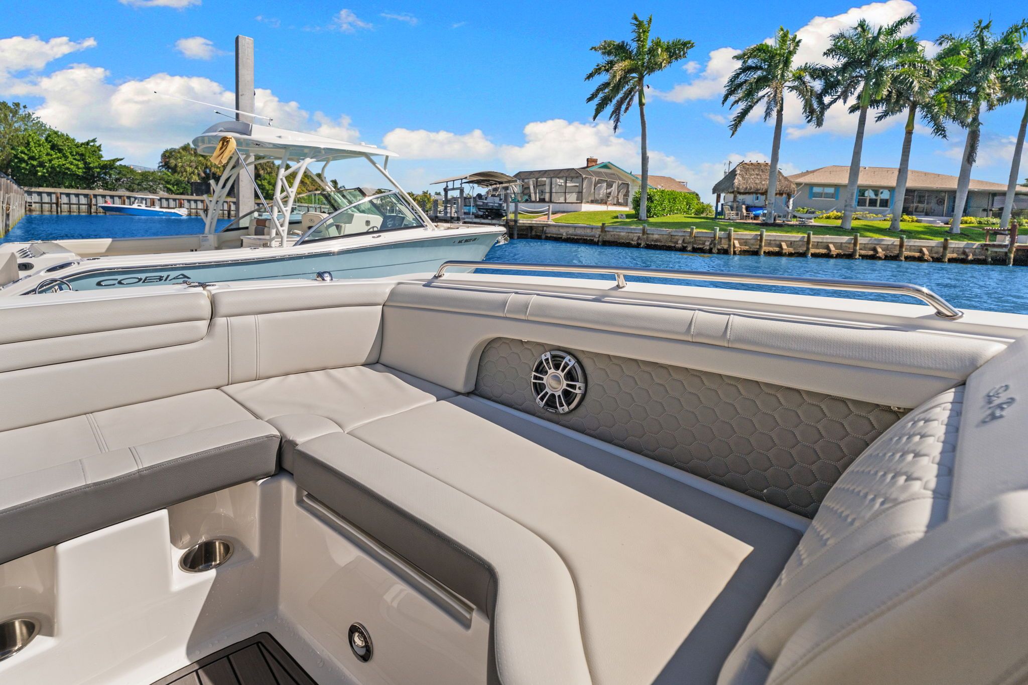 2023 Sea Ray SDX 290 Outboard - 12