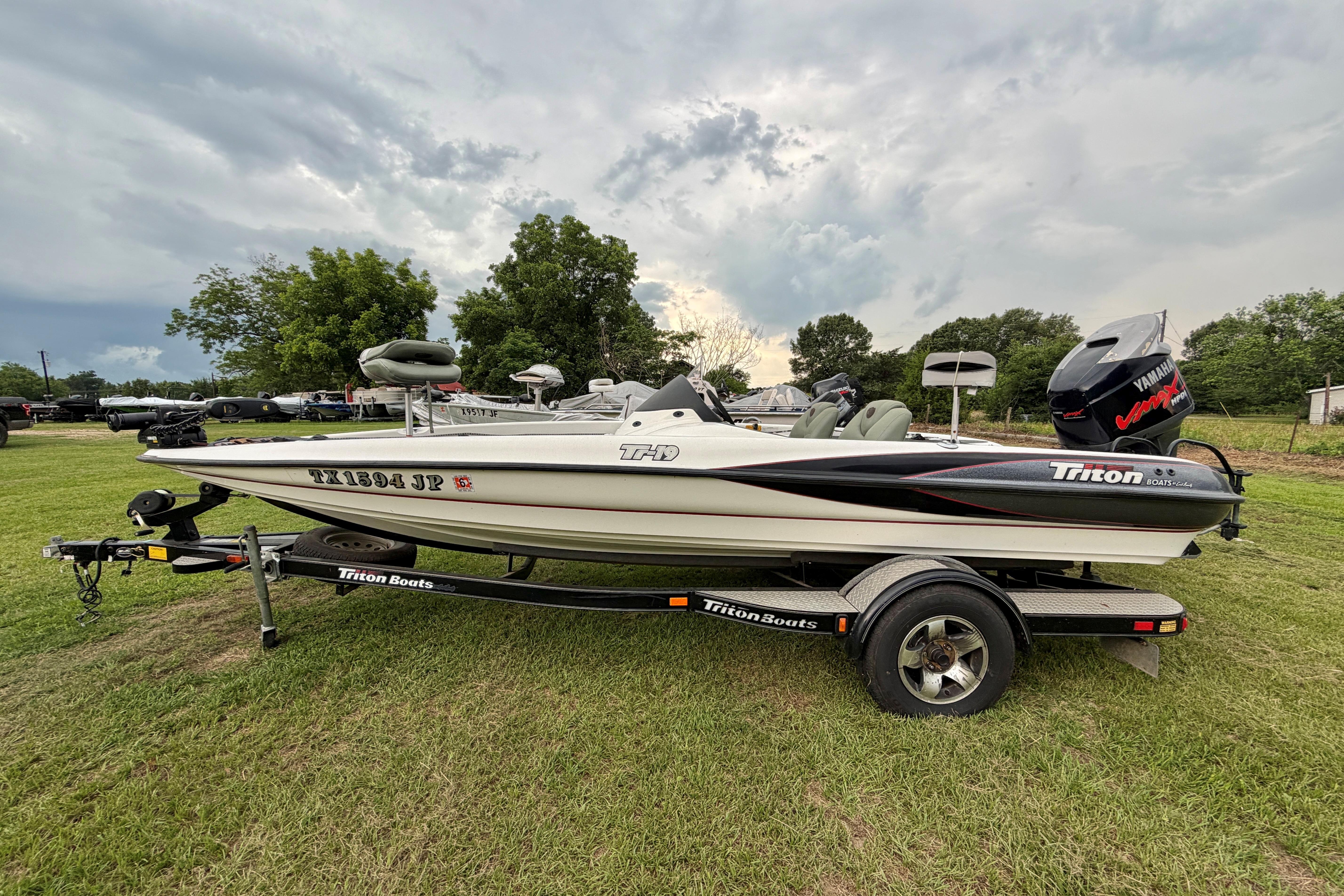 2001 Triton Tr-19