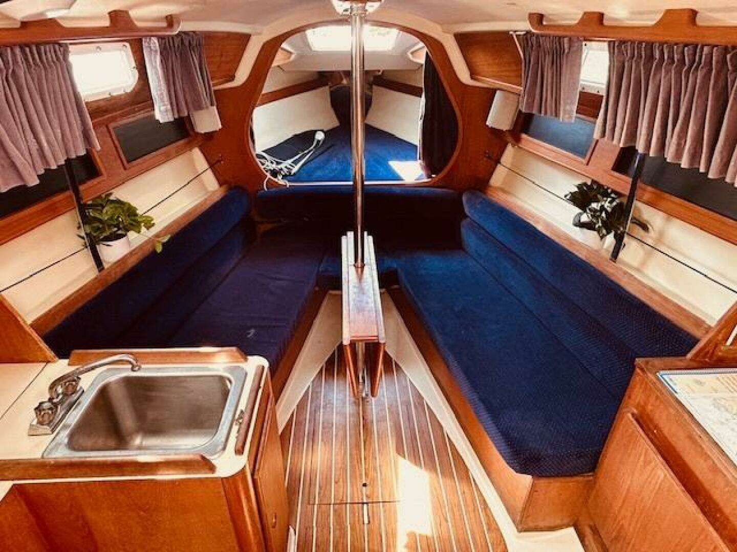 1985 Pearson 28 - Image 7