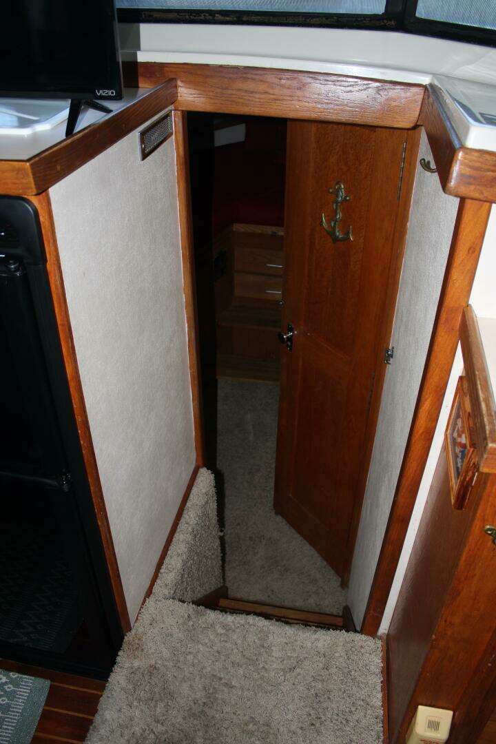 1986 Mainship 40' Double Cabin - Image 13
