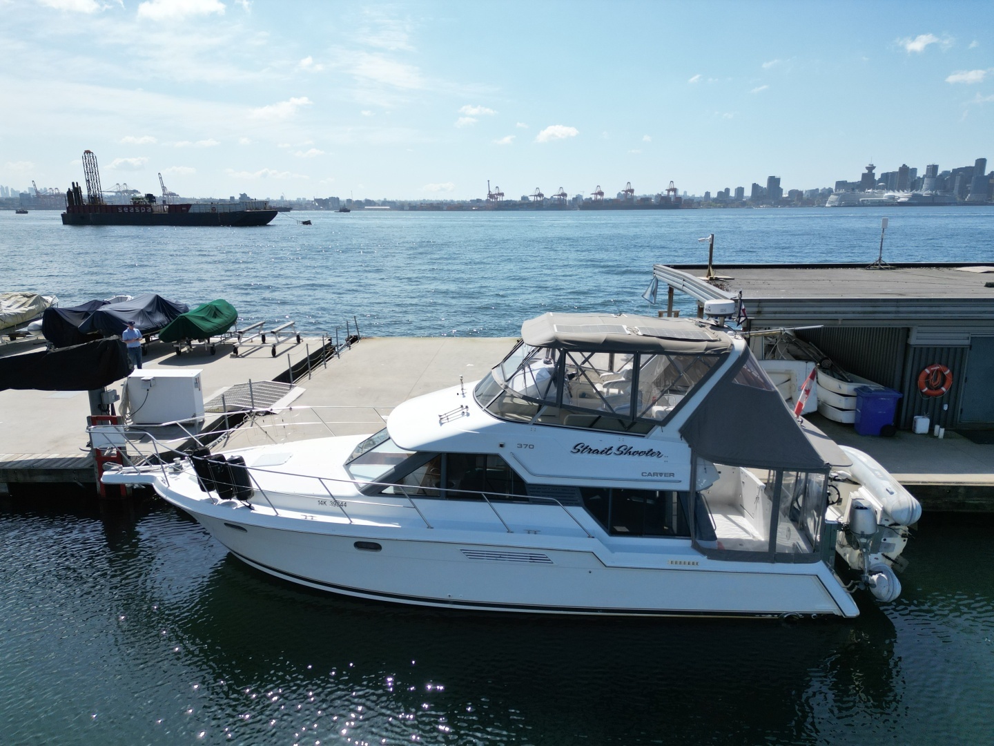 1996 Carver 370 Voyager - Image 7
