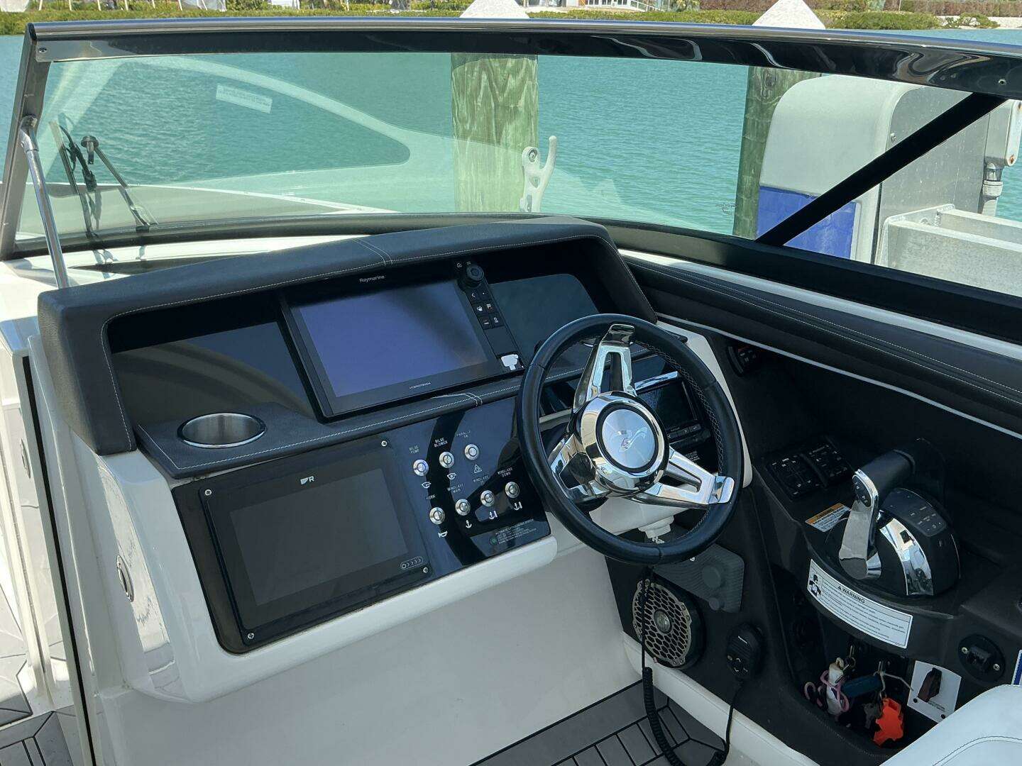 2016 Sea Ray — - Image 14