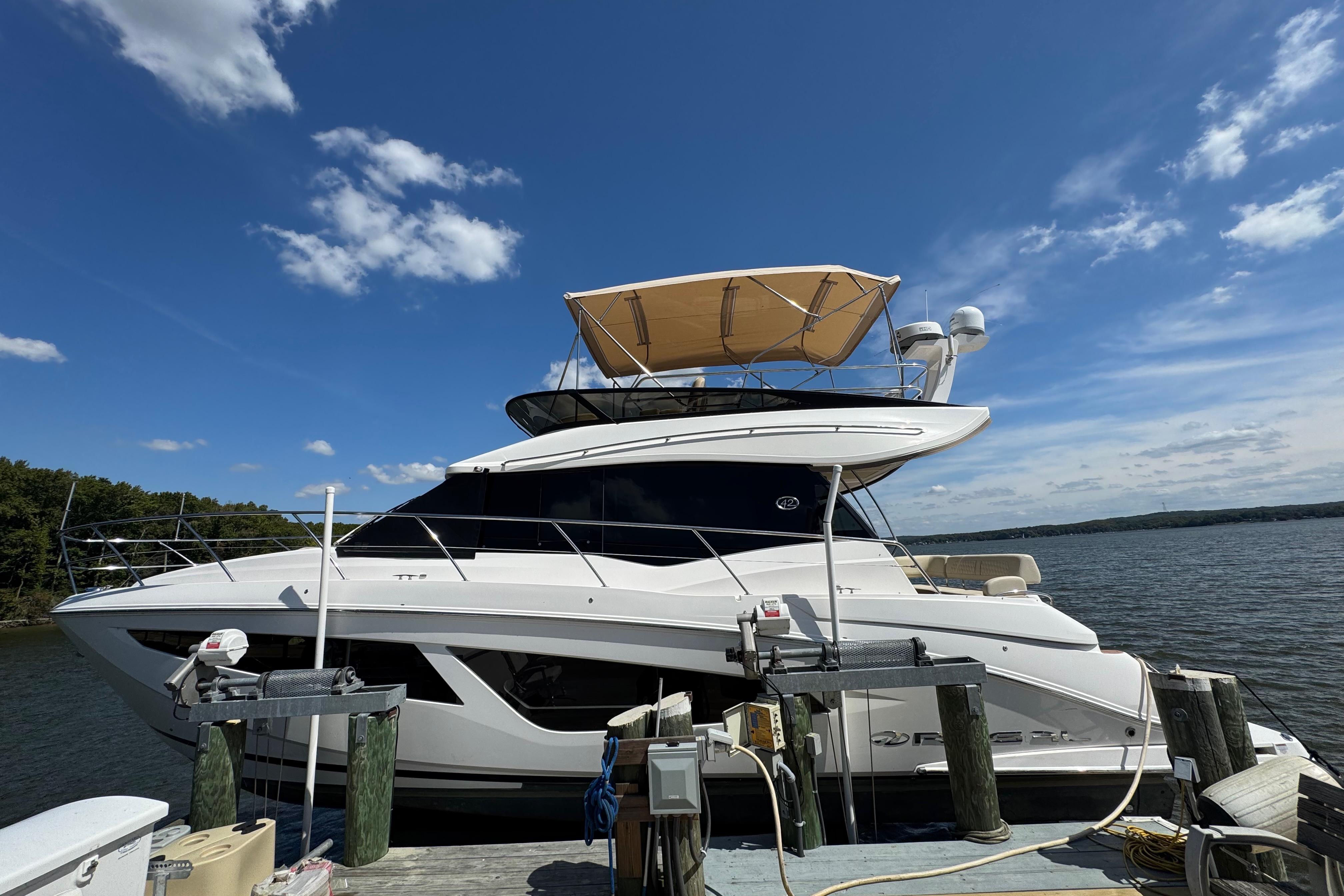2019 Regal 42 Fly