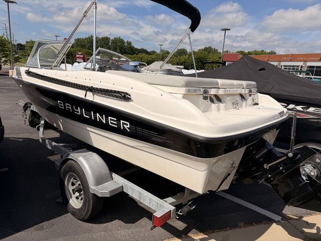 2011 Bayliner 184SF - 20